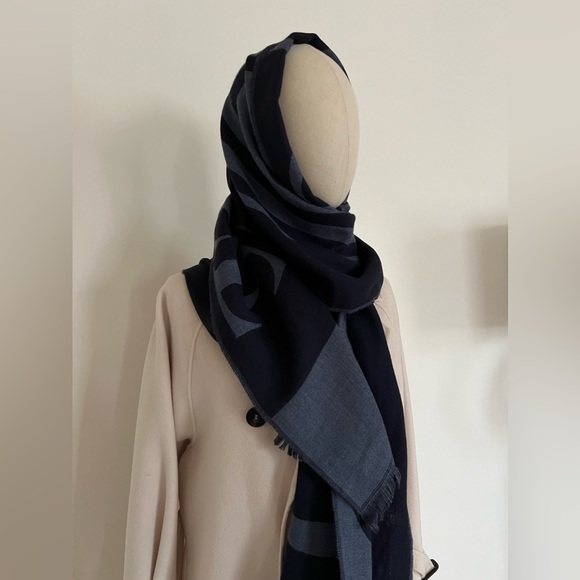 Woven LOGO scafr Canada Goose Ladies Navy - Picture 12 of 14